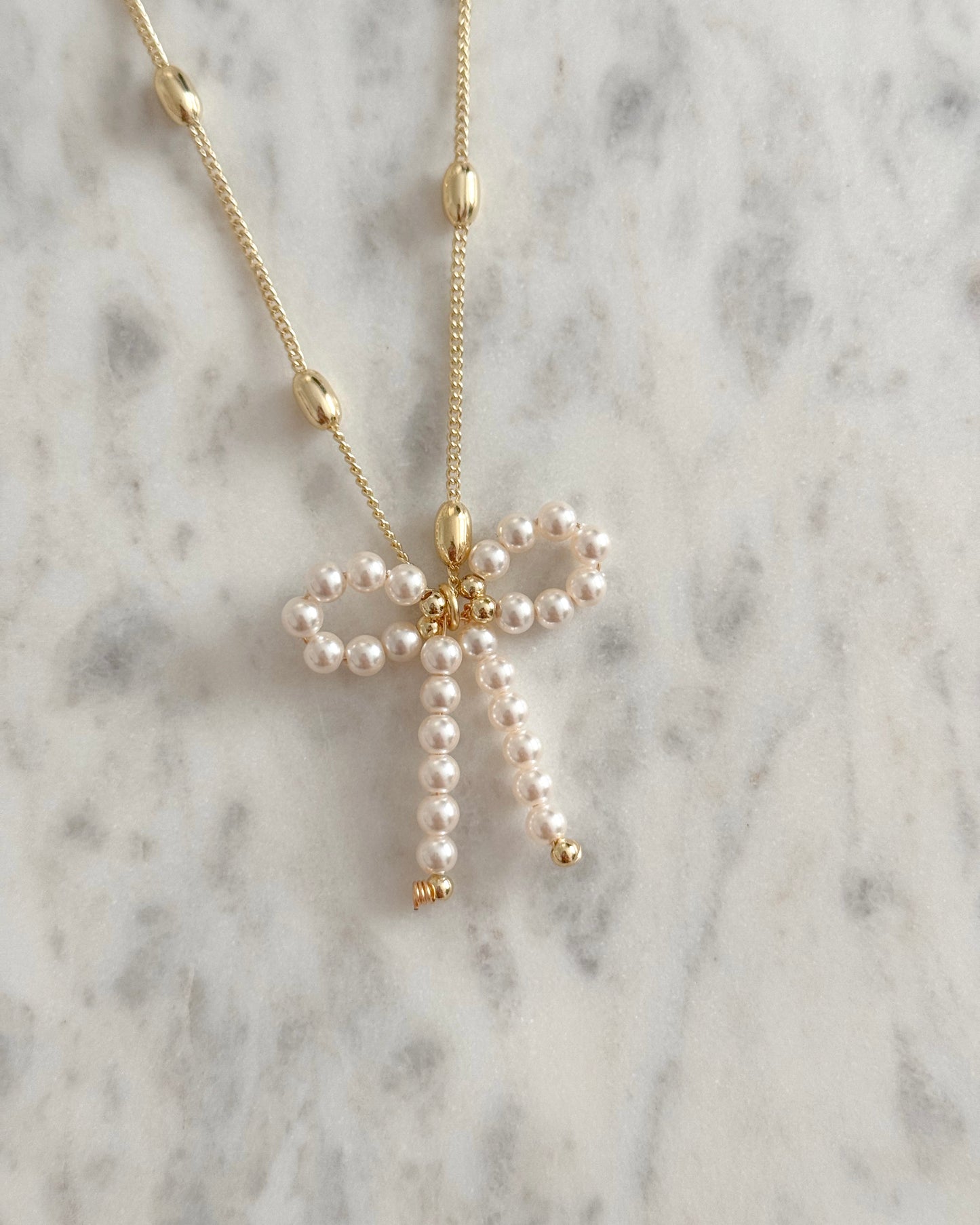 Pearly Bow Necklace