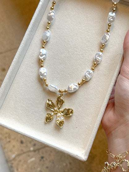 Big Lily Pearl Charm